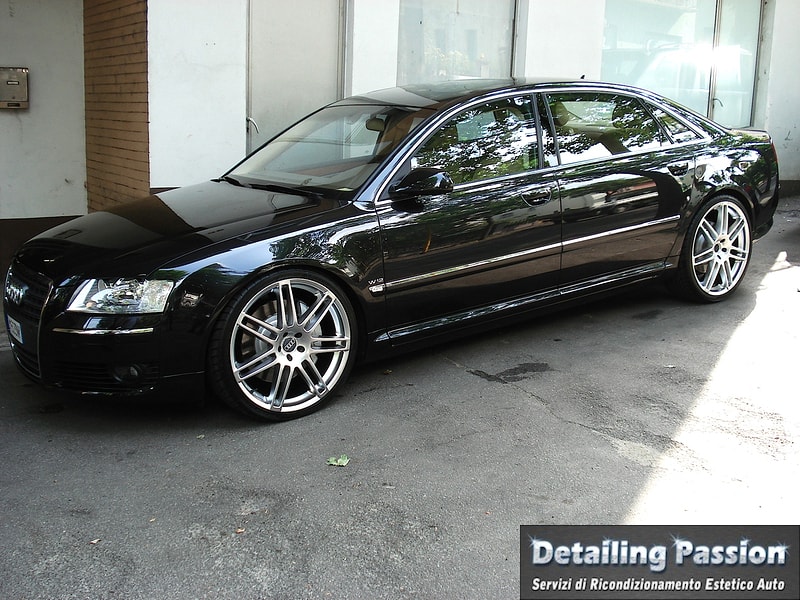 AUDI A8L W12