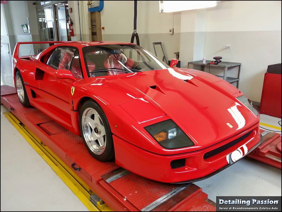FERRARI F40